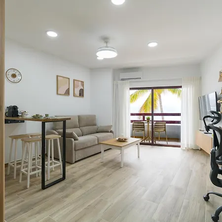Apartman Paraiso Canteras - Beachfront Living!