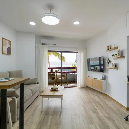 Paraiso Canteras - Beachfront Living! *